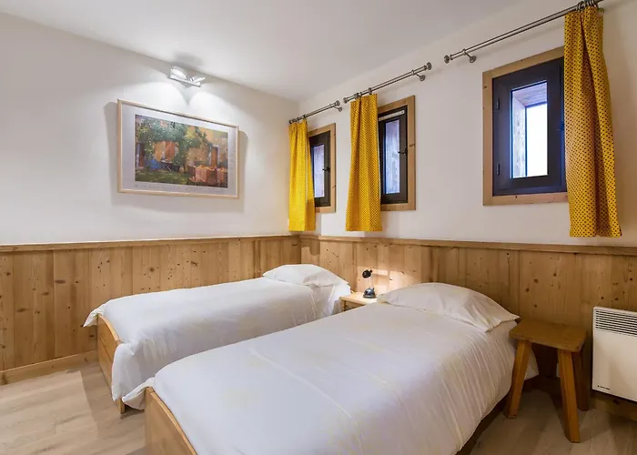 Appartement 3 Avec Terrasse Au Coeur De - Fr-1-453-316 *